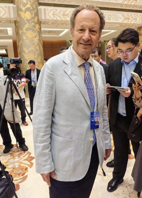 全球跨国投资低迷这场峰会外宾人数却创纪录 外商：只有中国能带